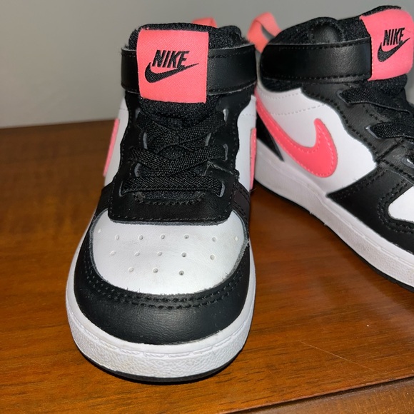 KIDS' NIKE INFANT & TODDLER COURT BOROUGH MID 2 SNEAKERS Unisex Black Pink - 7 - Picture 12 of 16